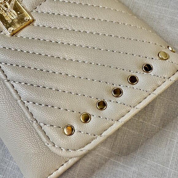 Bebe NWT Grey Hannah Tri-Fold Flap Wallet - Picture 14 of 14